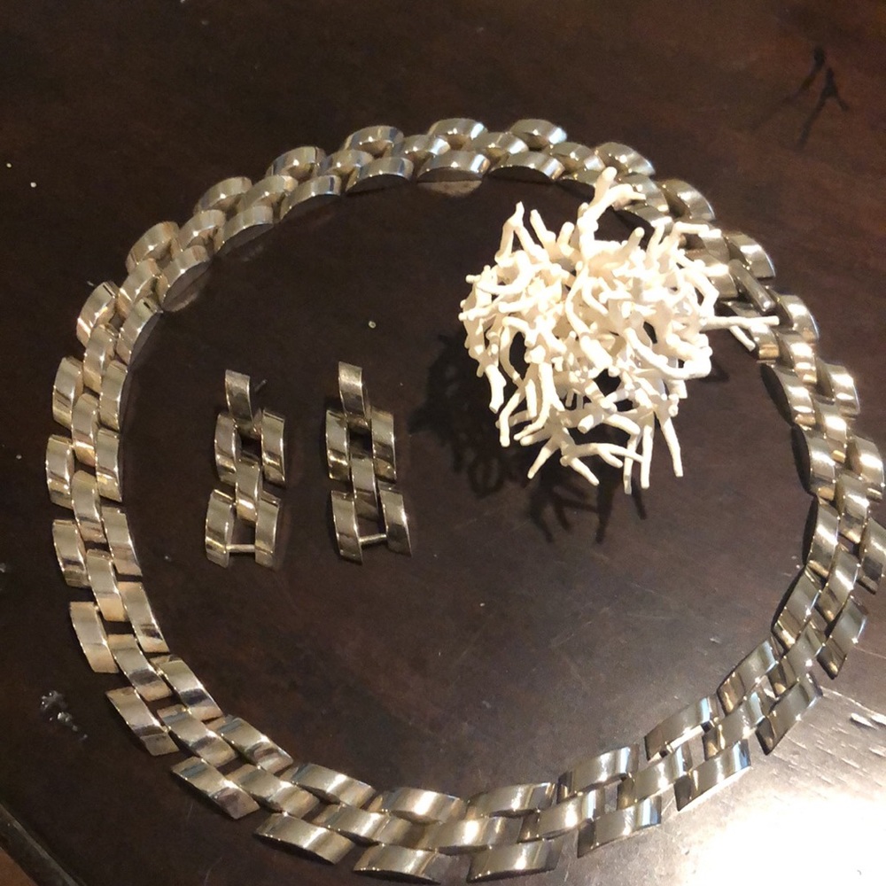 Silver Collar Necklace & Earring Set
